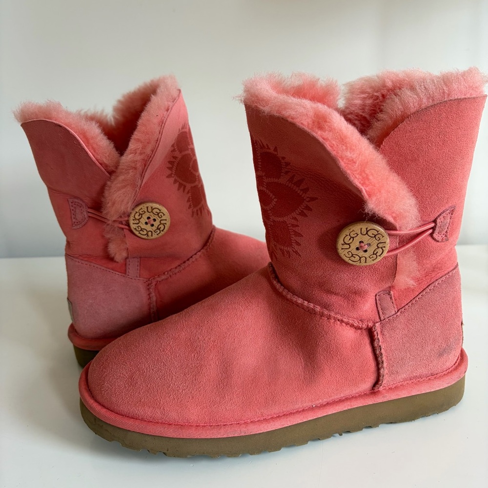 UGGS Women Boots Pink Coral Kimono Bailey Button Flower Rare Limited-Edition 7
